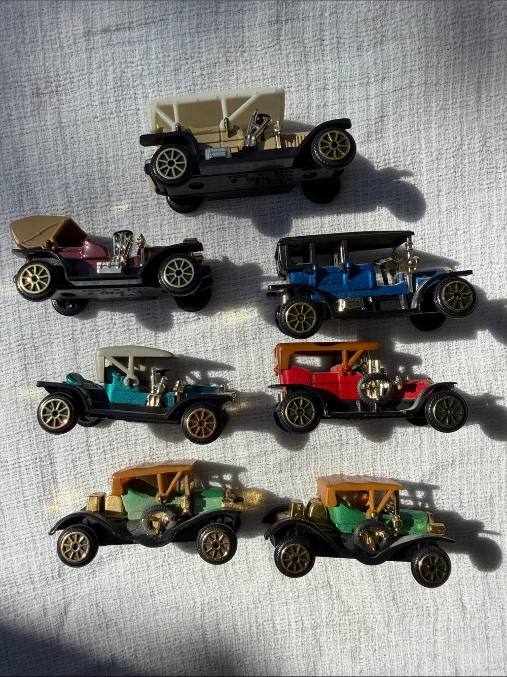 Vntg Mini Diecast Cars Ford.bundle of 7 cars.